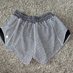 Lululemon hottie hot shorts